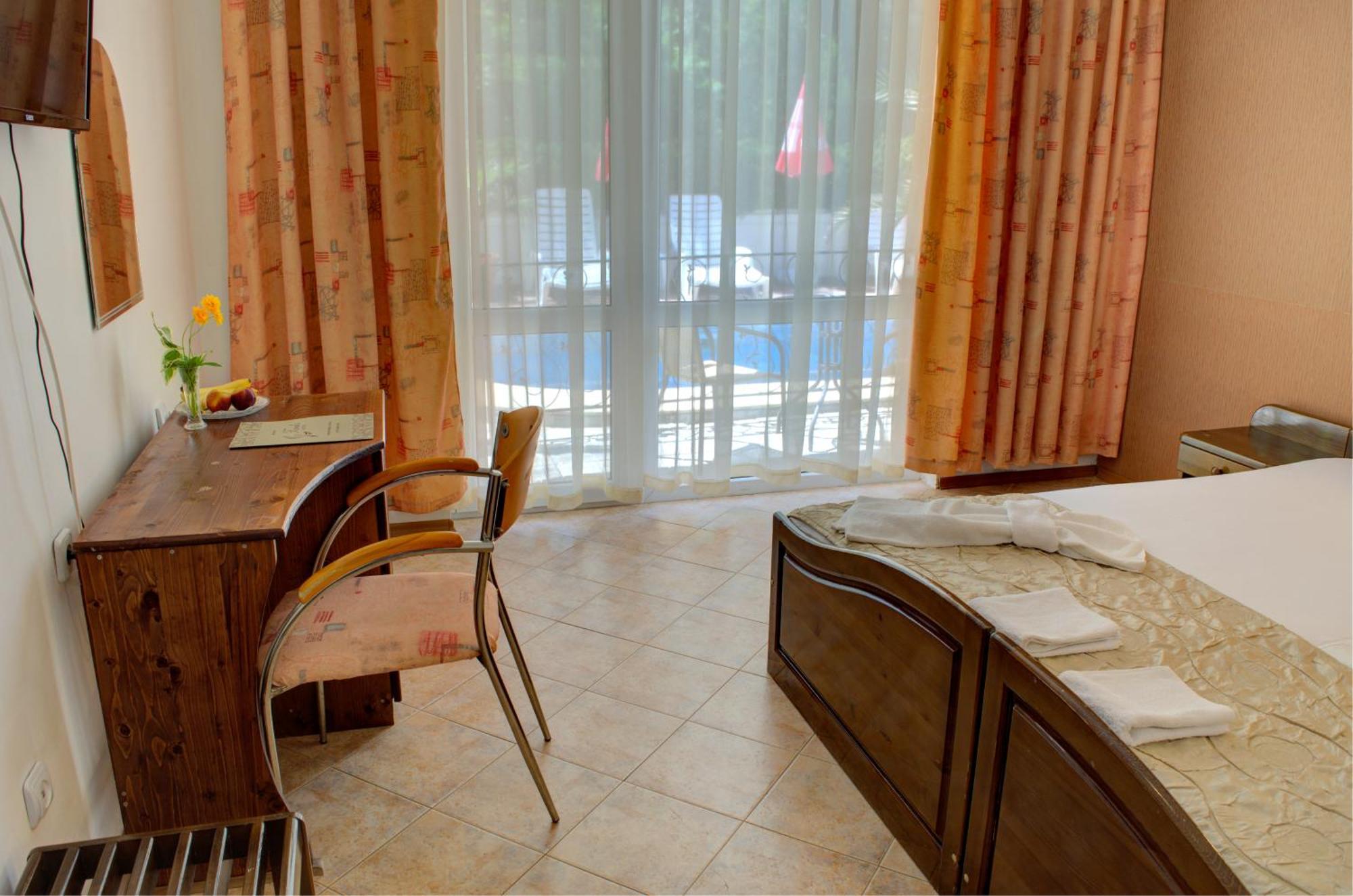 Hotel Feniks Lozenets Exterior photo