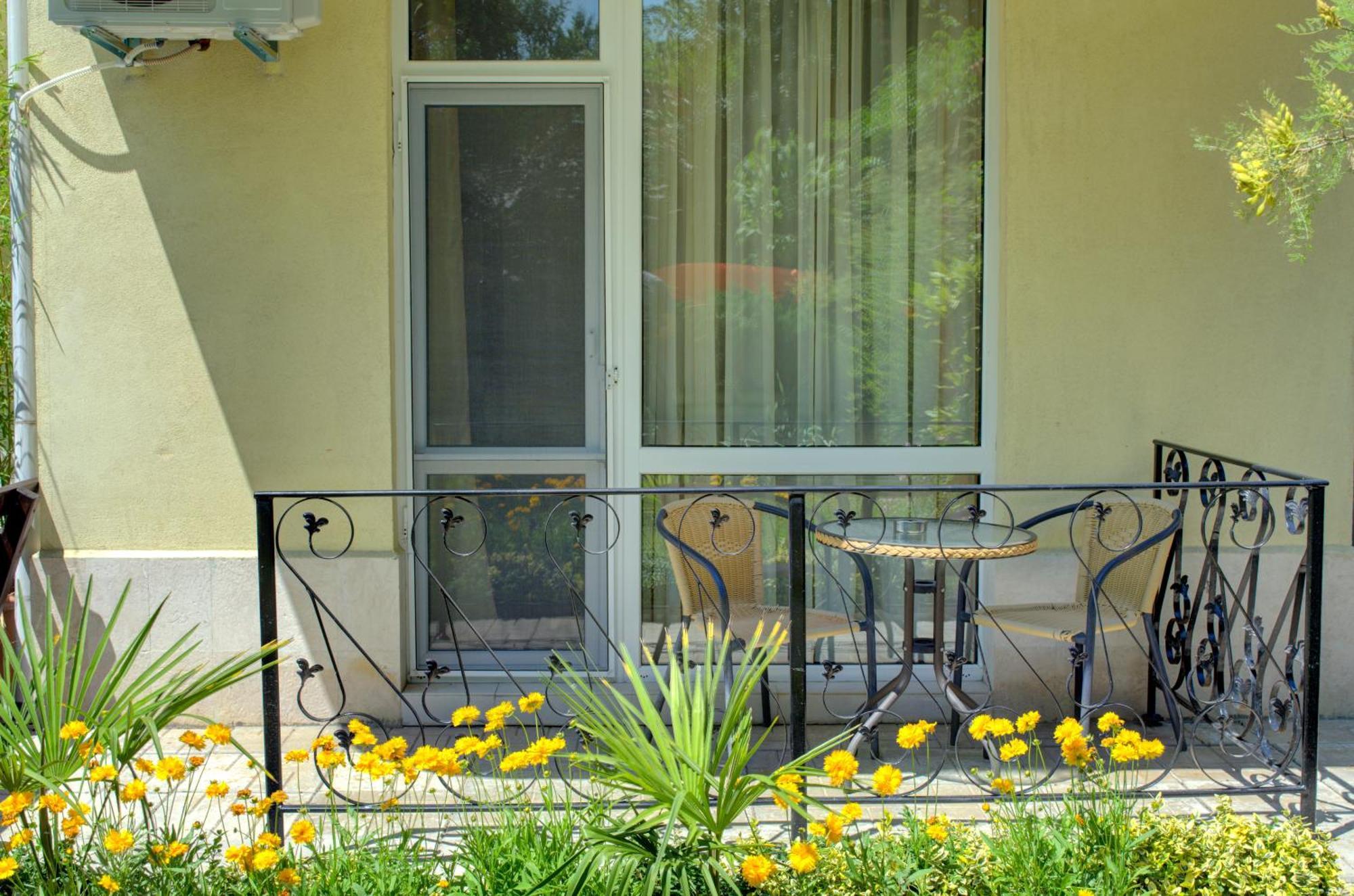 Hotel Feniks Lozenets Exterior photo